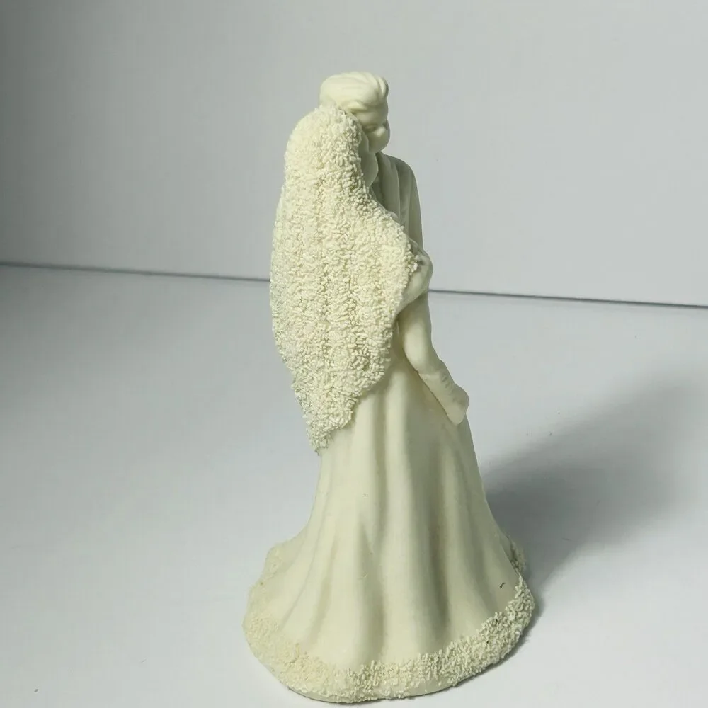 Vintage Bride and Groom Figurine Wedding Cake Topper Cream 4.25” C